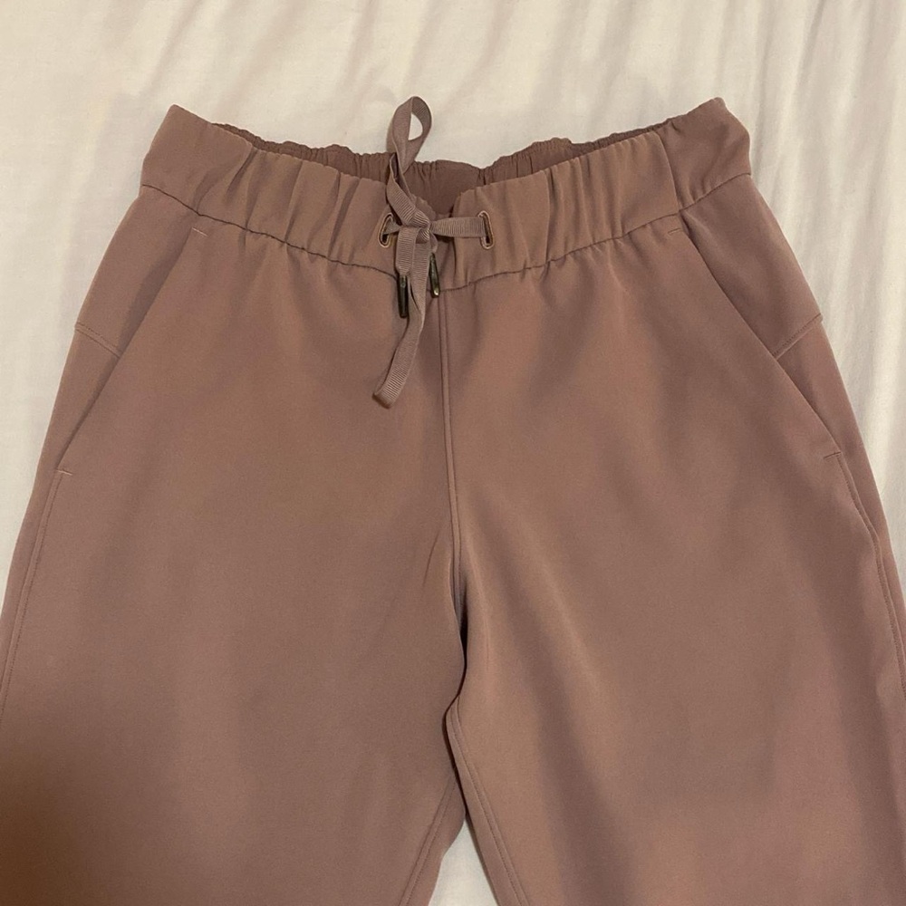 Lululemon On the Fly 23” pant
